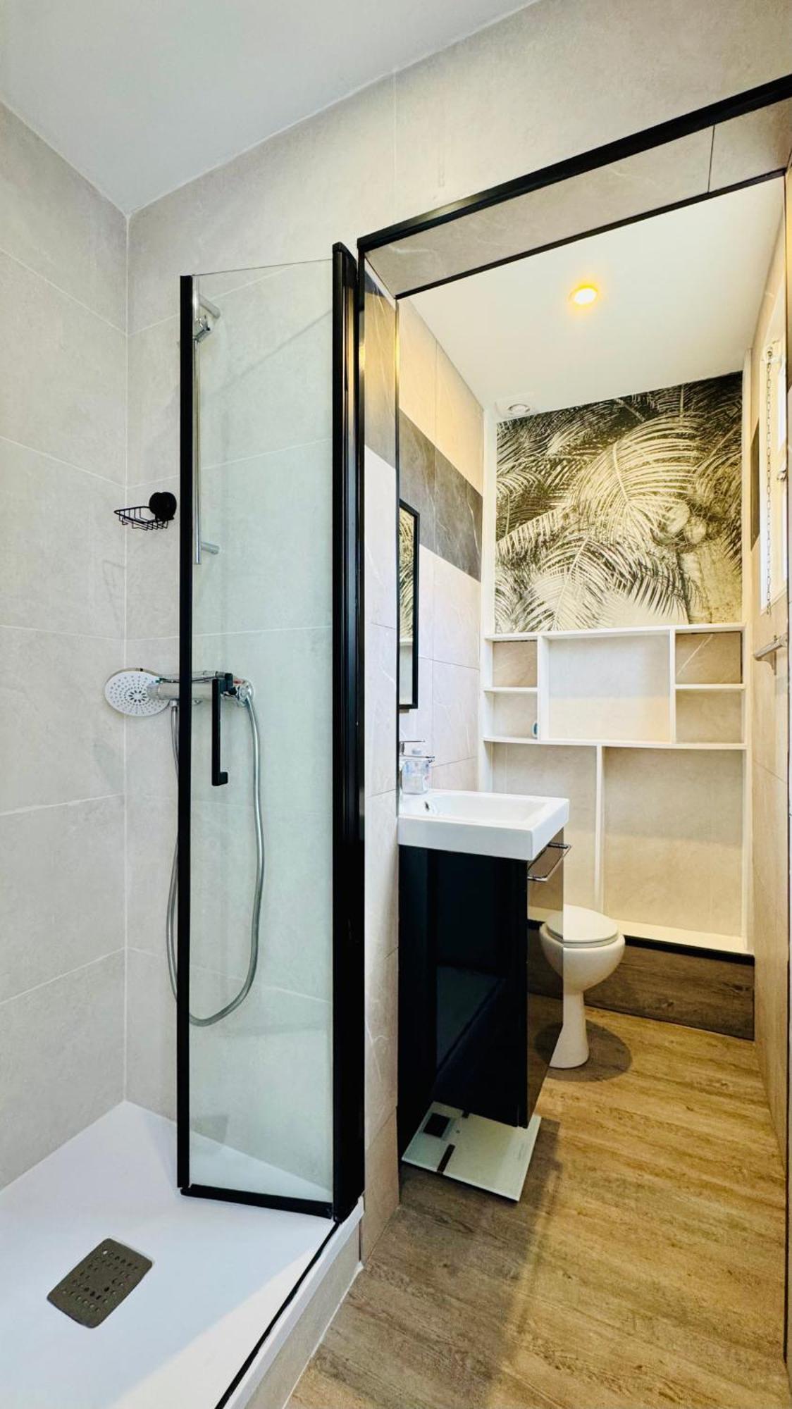 Sunset Centre Apartment *